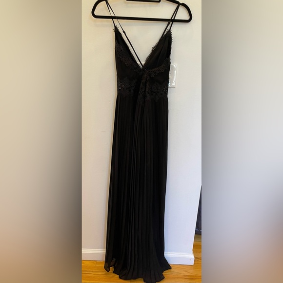 Lulus - Romantic Intentions Black Lace Pleated Backless Maxi Dress - Picture 8 of 13